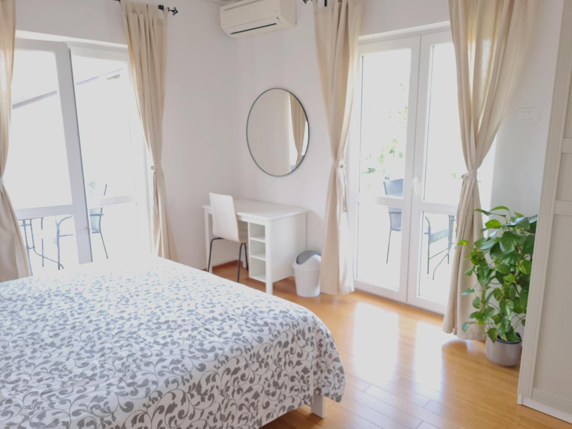 Rooms And Apartments Robert 로비니 외부 사진